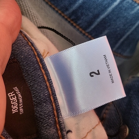 NEW! EXPRESS Super High Rise Stretch Denim Jogger Jeans 2. - Picture 8 of 8